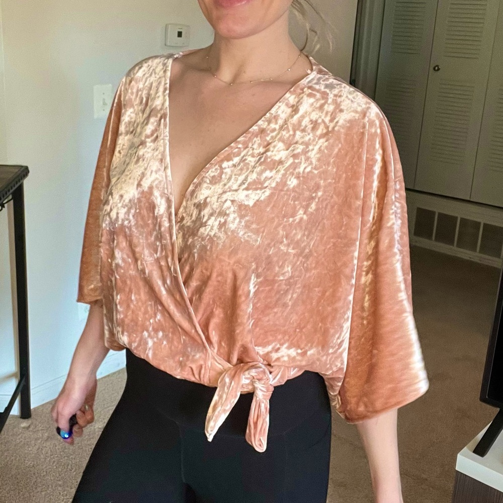 The Lulus Hour of Love Light Pink Velvet Wrap Crop Top, M